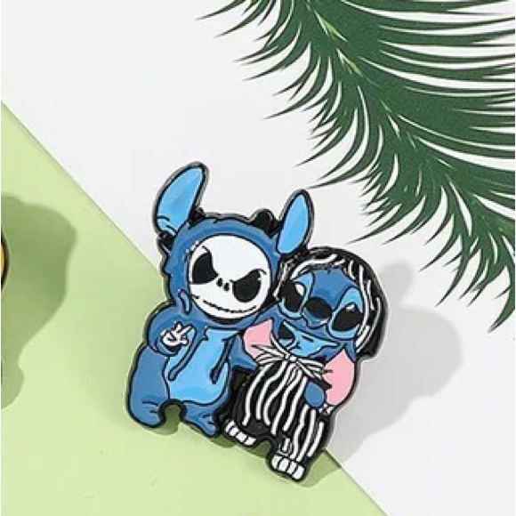 1 LEFT‼️ Lilo & Stitch X Nightmare Before Christmas Skull Disney Fan Badge Gift - Picture 6 of 10